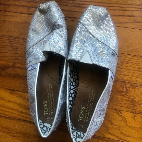 TOMS women’s slip on it’s glitter Silver Sparkly color - Picture 2 of 6